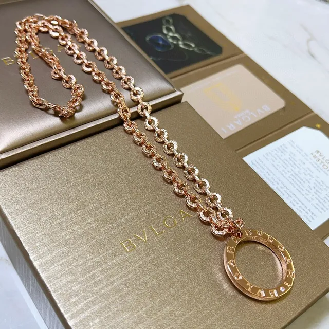 Bvlgari B.zero1 Collier pendentif circulaire en or rose diamanté 6
