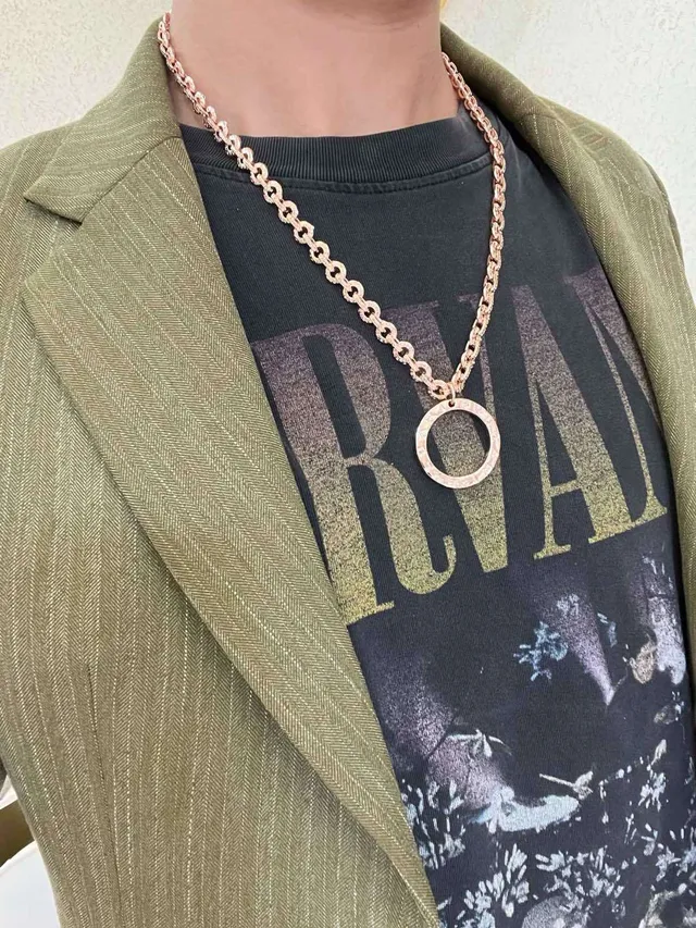 Bvlgari B.zero1 Collier pendentif circulaire en or rose diamanté 9