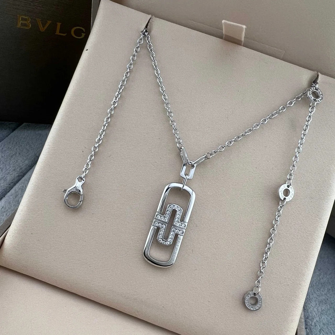 Bvlgari B.zero1 argent or entrelacé géométrique pendentif pavé-set cristaux collier 4
