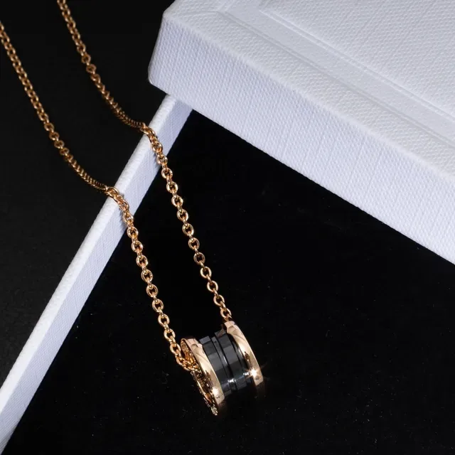 Bvlgari B.zero1 Collier Céramique et Or Rose Empilable 2