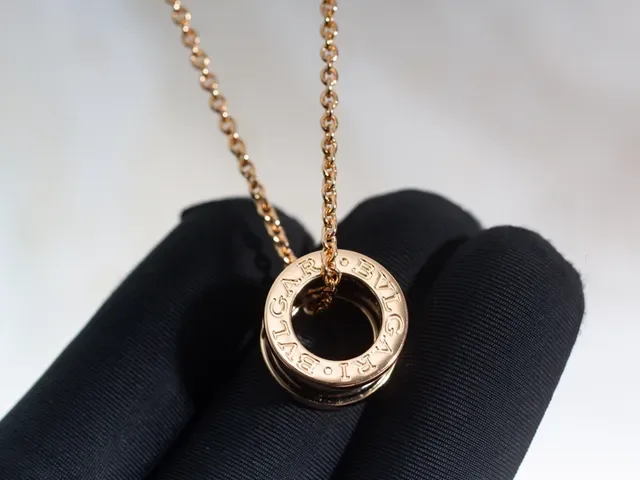 Bvlgari B.zero1 Collier Céramique et Or Rose Empilable 8