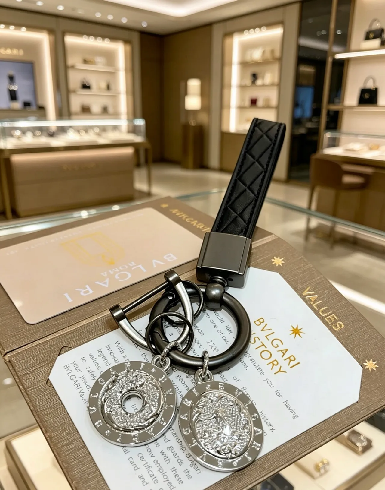 Bvlgari سوار أسود فضي حزام جلد مطبق باڤيه أقراص كريستال 3