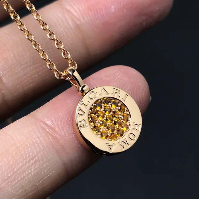 Bvlgari Colar Estilo Moeda Pavé Dourado 2