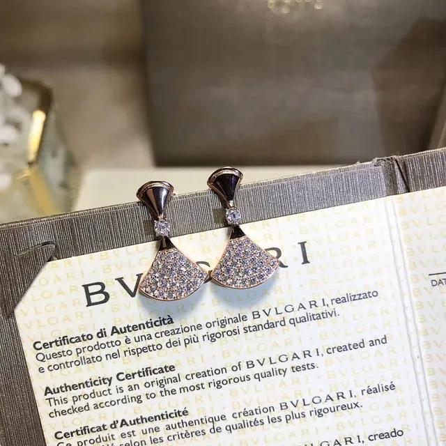 Bvlgari Diva's Dream Collier pendentif en forme d'éventail or argent pavé de cristaux 7