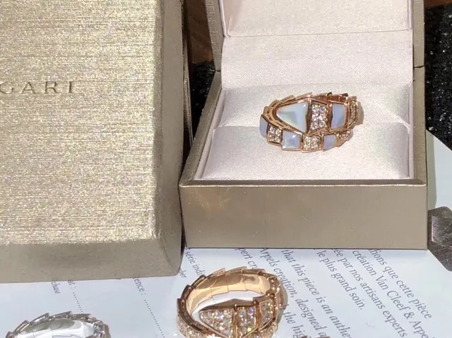 Bvlgari Divas’ Dream Bagues Géométriques Pavé Diamants et Pierres Inlay 5