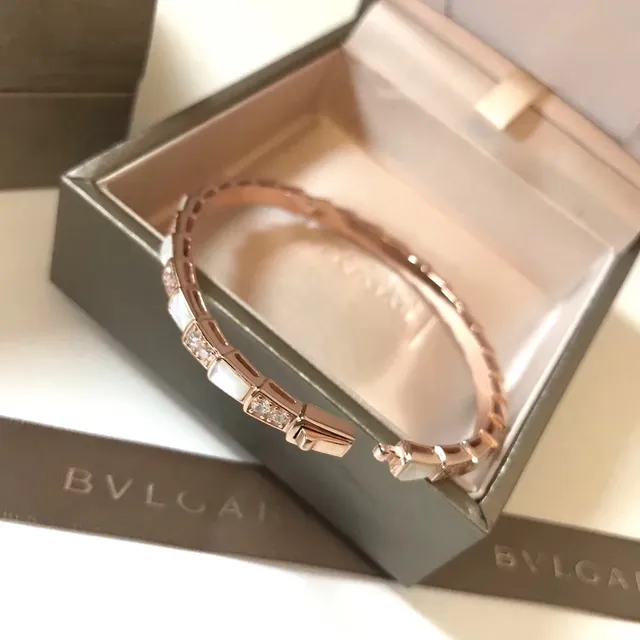 Bvlgari জ্যামিতিক গোলাপী সোনা মাতৃশঙ্খ এবং Pavé ব্রেসলেট 4