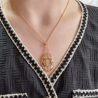 Bvlgari सोने की लाल सांप की आकृति वाला पेंडेंट पावे डायमंड स्केल्स नेकलेस