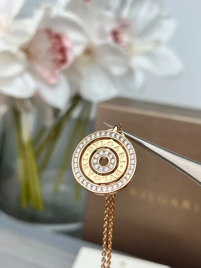 Bvlgari Collier Rose Blanche Pavé-Set en Or 3