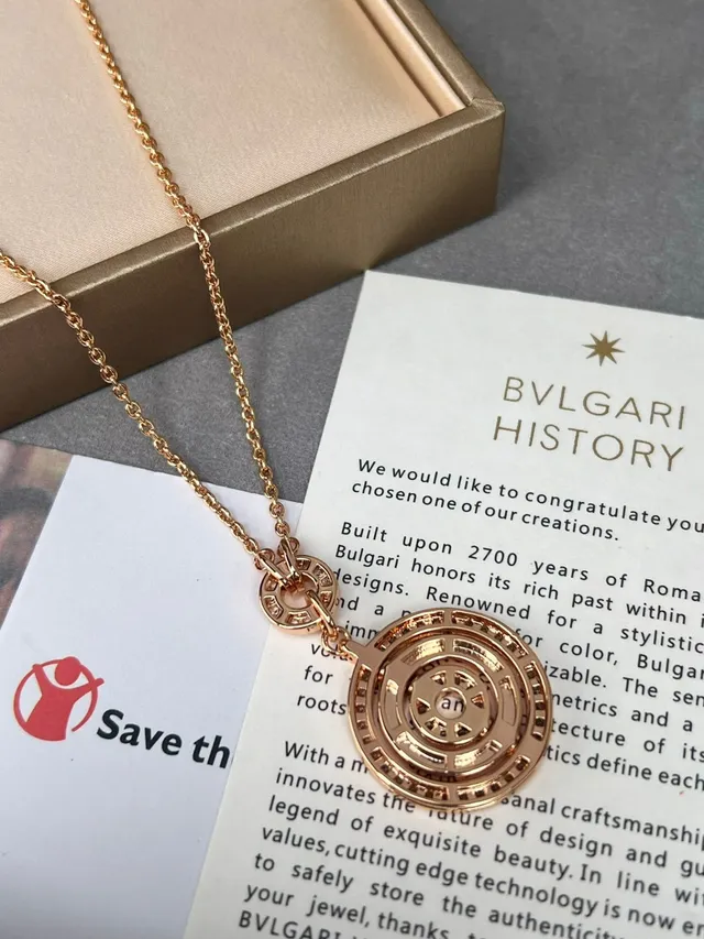 Bvlgari Collier Rose Blanche Pavé-Set en Or 6