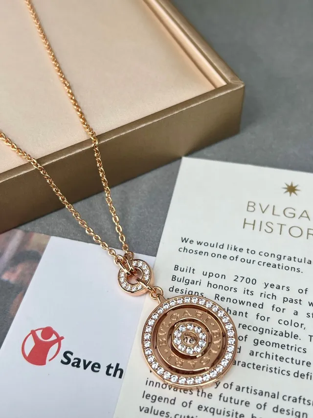 Bvlgari Collier Rose Blanche Pavé-Set en Or 7