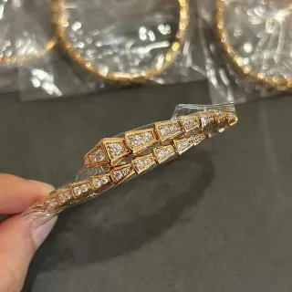 Bvlgari Serpenti जोड़दार Pavé गुलाबी सोना कंगन