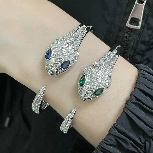 سوار Bvlgari Serpenti رأس الثعبان بانسي الماس والزمرد 9
