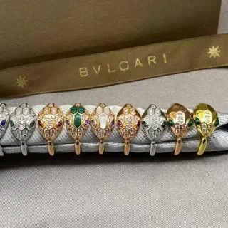 Bvlgari Serpenti Snake-Head Pavé Diamond and Gemstone अंगूठियाँ
