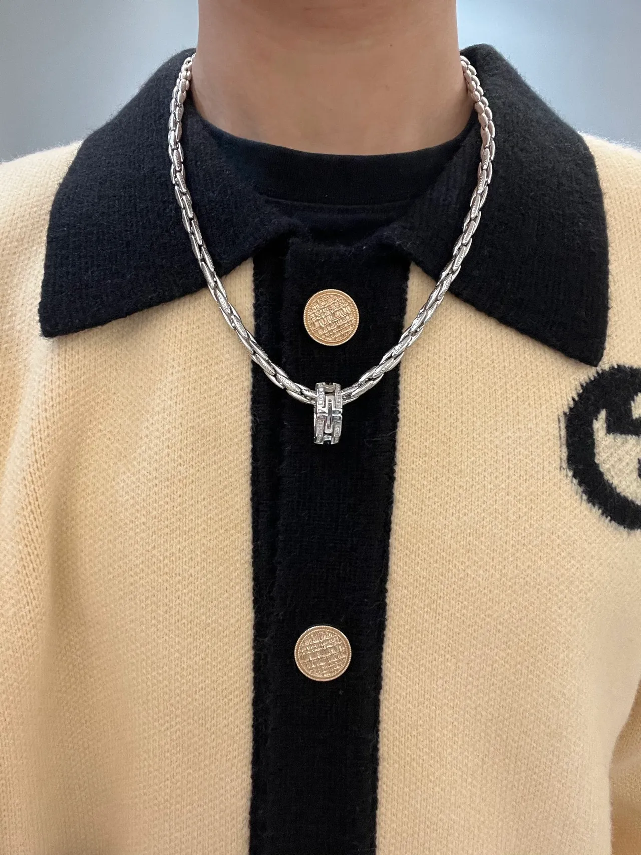 Bvlgari Colier à chaîne torsadée argent blanc avec pierres pavé 8