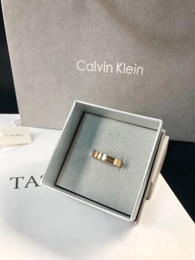 Calvin Klein Bagues Minimalistes Gravées en Or Rose 3