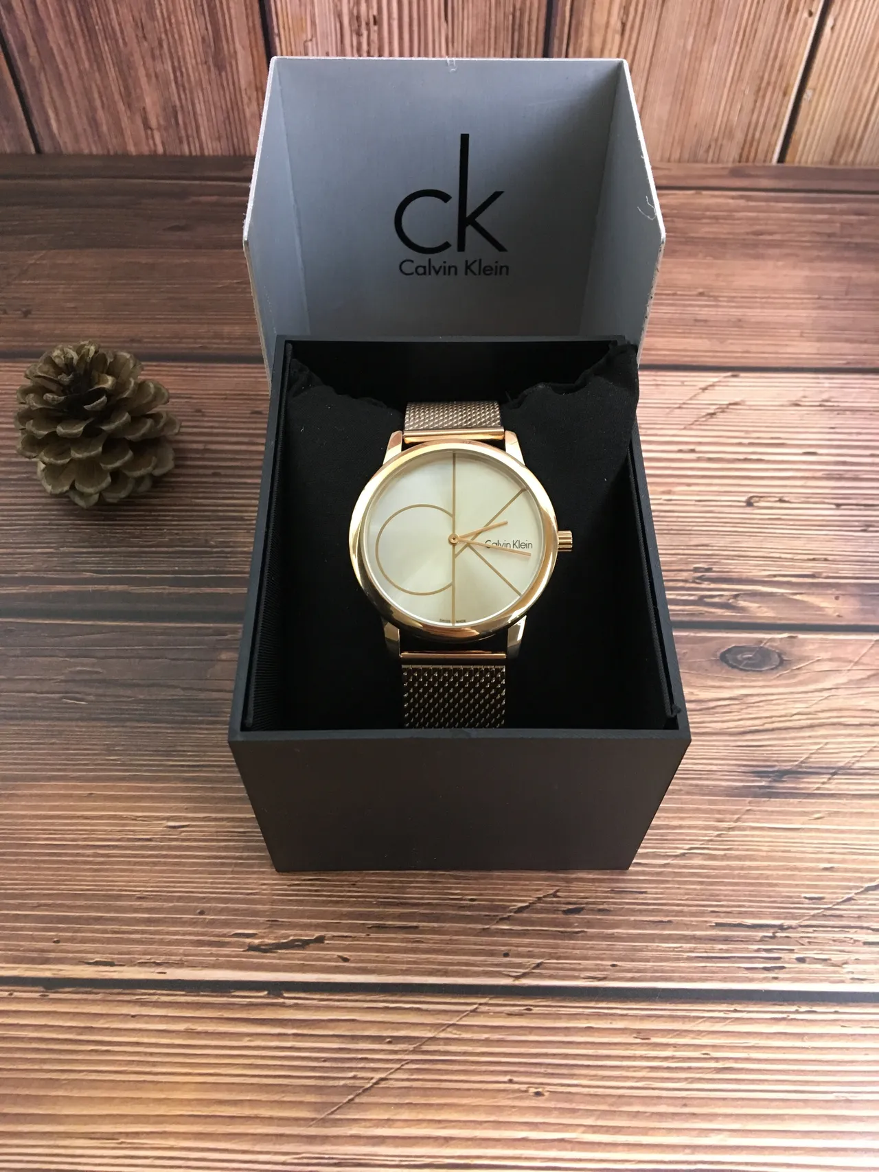 Calvin Klein Minimal Bracelet Maille Or-Ton Montre Quartz 2