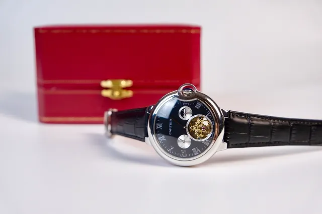 Cartier Ballon Bleu de Cartier Chronographe Tourbillon Cadran Noir Montre Mécanique 6