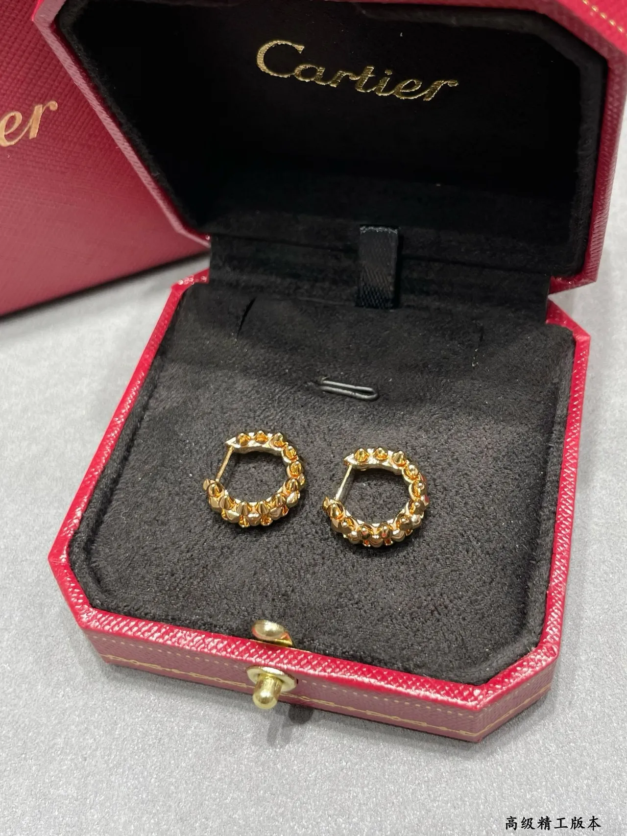 Cartier সোনা রুপা interlocking ডাবল-सी মোটিফ টেক্সচার্ড গ্র্যানুলেটেড সারফেস কানের দুল 2