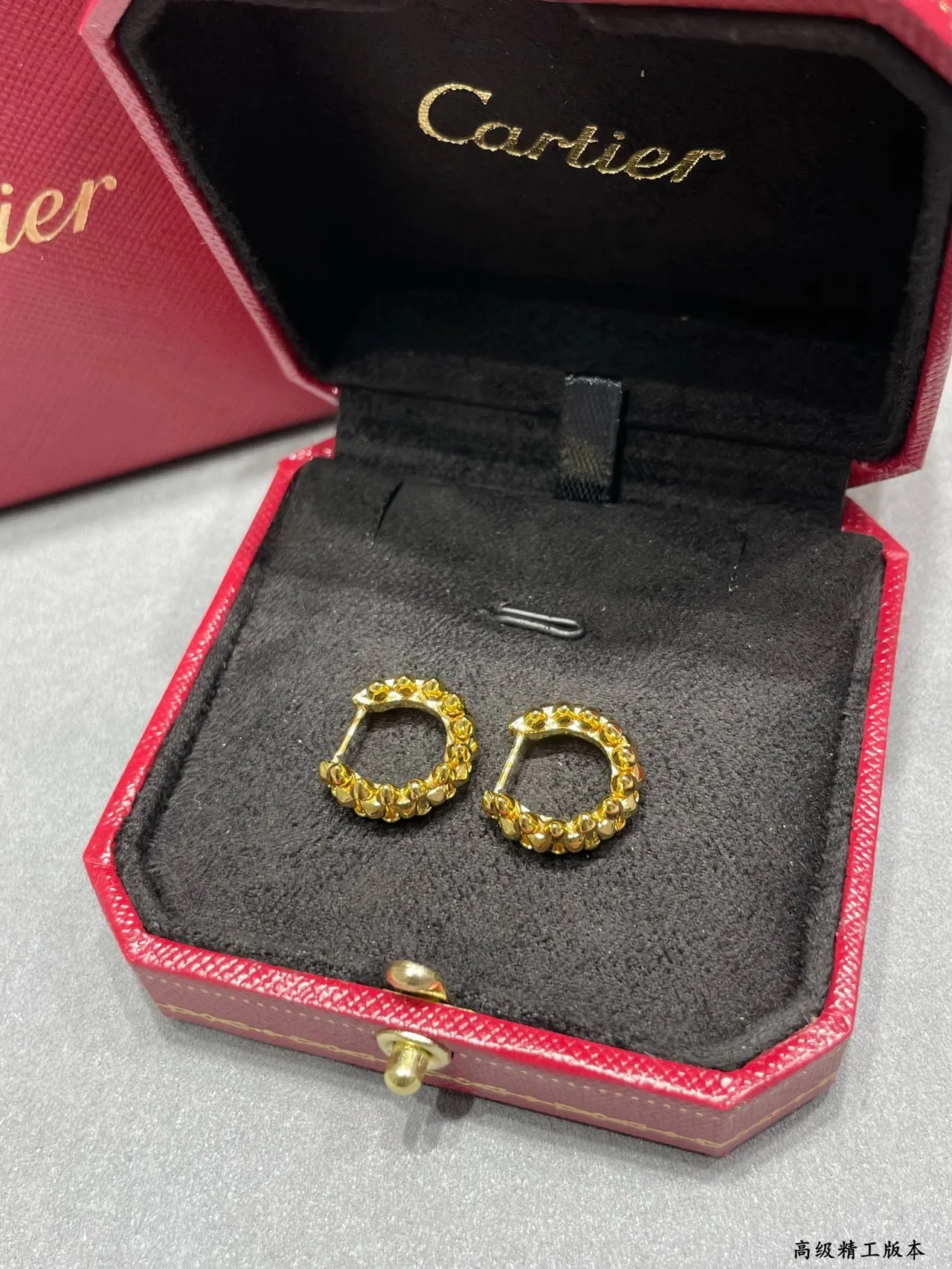 Cartier সোনা রুপা interlocking ডাবল-सी মোটিফ টেক্সচার্ড গ্র্যানুলেটেড সারফেস কানের দুল 4