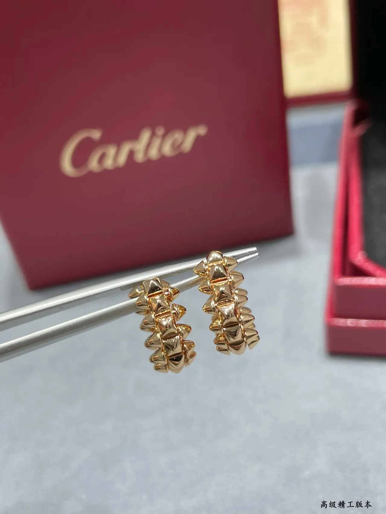 Cartier সোনা রুপা interlocking ডাবল-सी মোটিফ টেক্সচার্ড গ্র্যানুলেটেড সারফেস কানের দুল 5