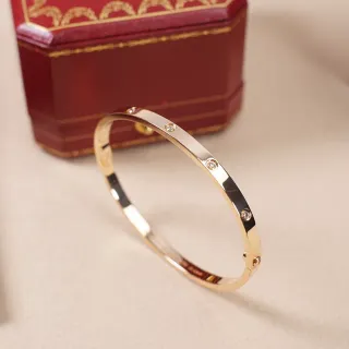 Cartier Juste un Clou Pulsera de Oro con Piedras Engastadas en Bisel