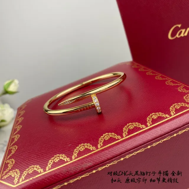 Cartier Juste un Clou نقش المسمار Pavé-Diamond سوار ذهبي 2