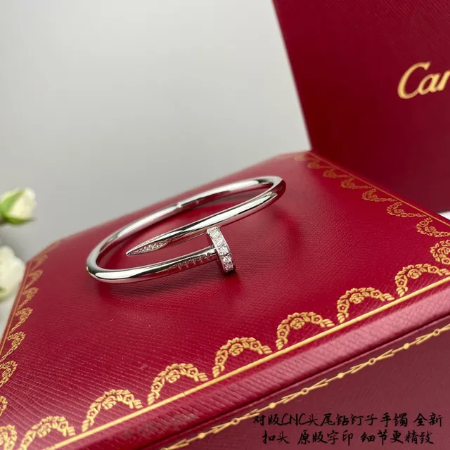Cartier Juste un Clou نقش المسمار Pavé-Diamond سوار ذهبي 3