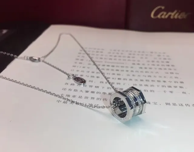 Cartier Juste un Clou قلادة هكساجونية مبطنة 5