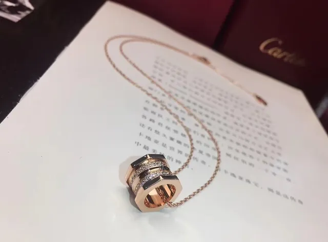 Cartier Juste un Clou قلادة هكساجونية مبطنة 6
