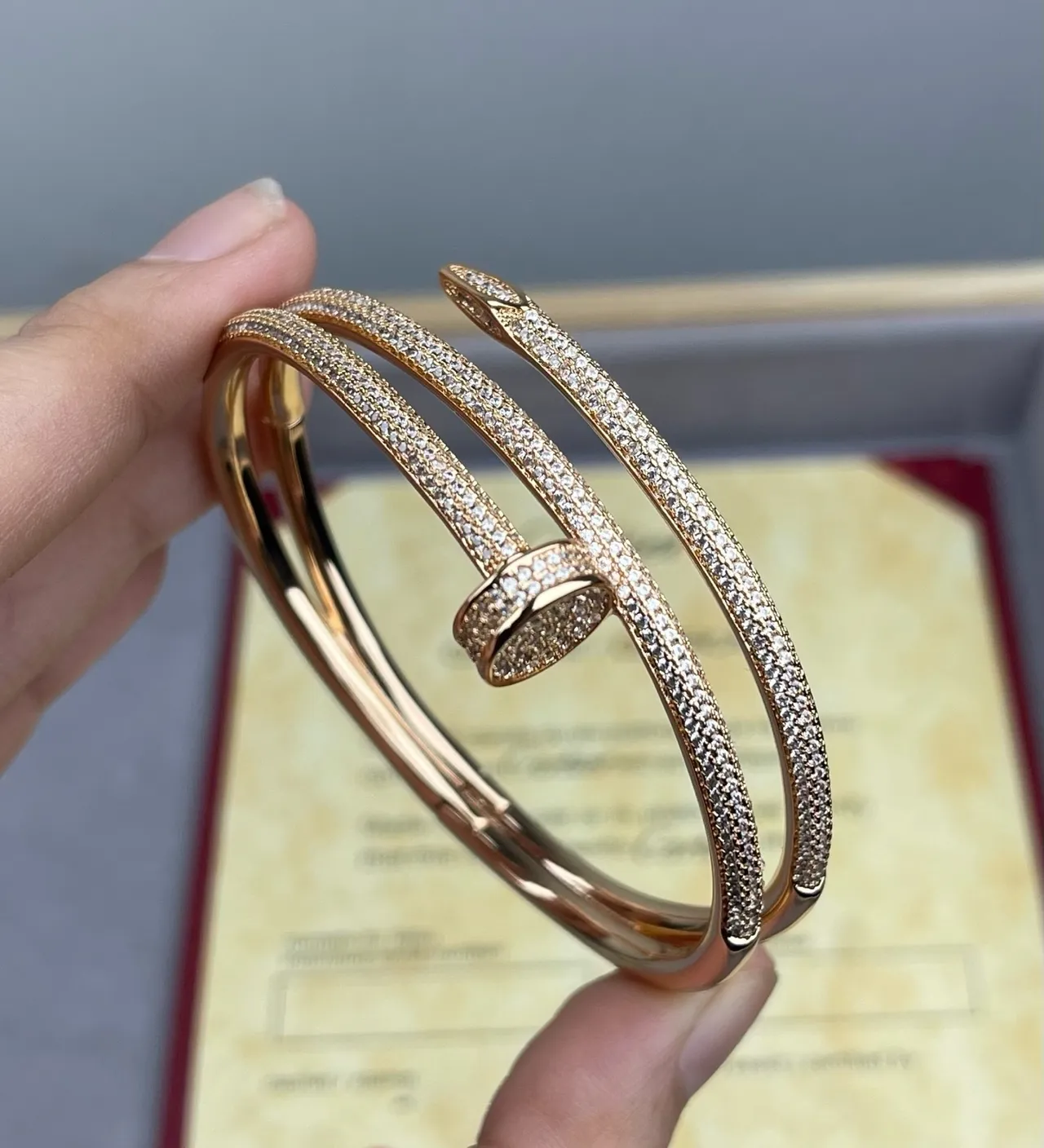 Cartier Juste un Clou Pavé Bracelet à Charnière Or Rose 2