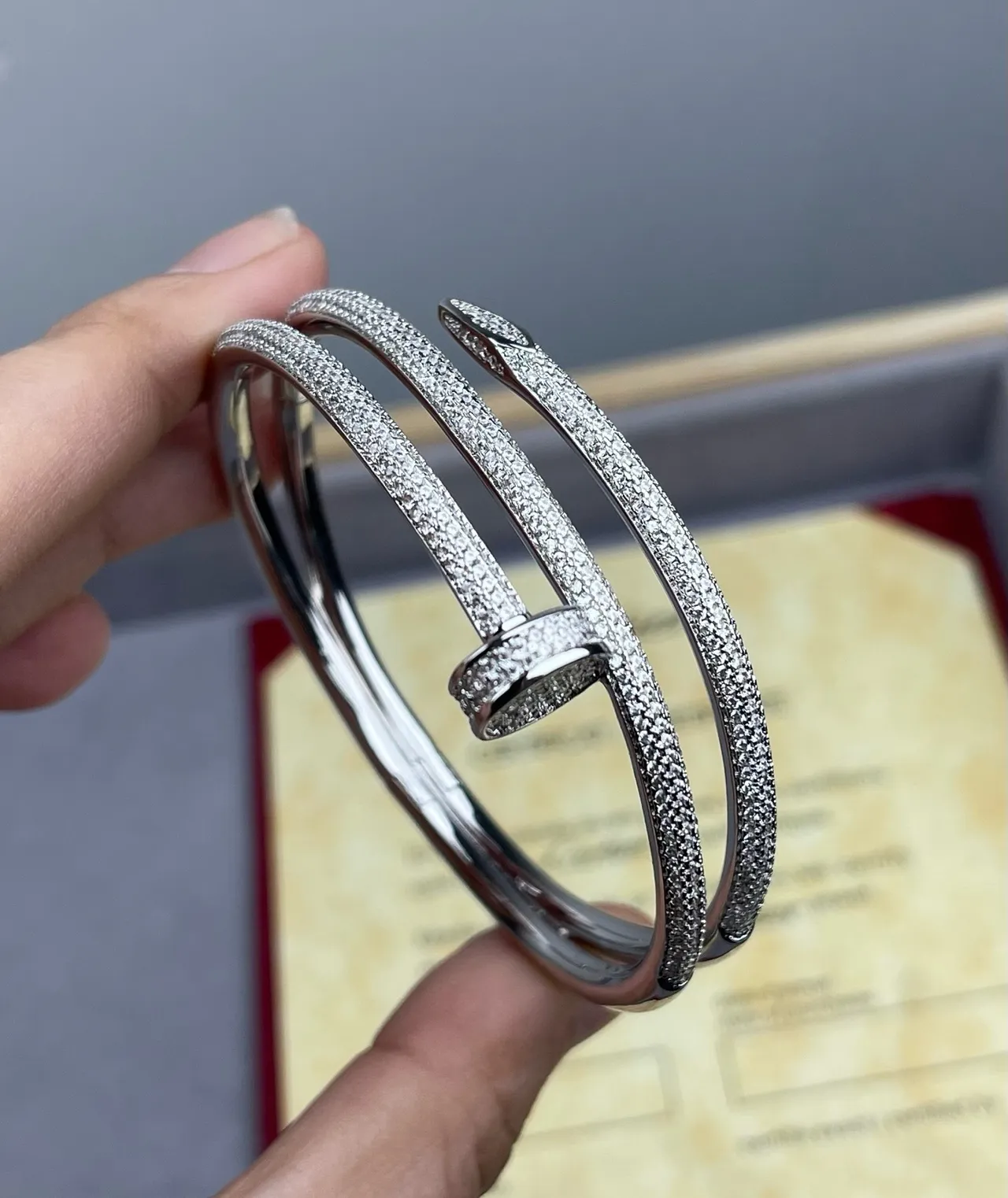 Cartier Juste un Clou Pavé Bracelet à Charnière Or Rose 3