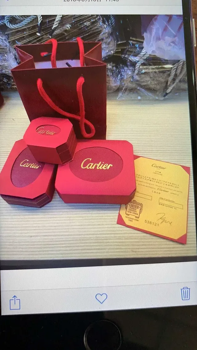 Cartier Panthère de Floral Red Gold Flower-Shaped Pendant Black Enamel Center Necklace 3
