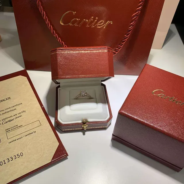 Cartier Panthère de Floral Red Gold Flower-Shaped Pendant Black Enamel Center Necklace 4
