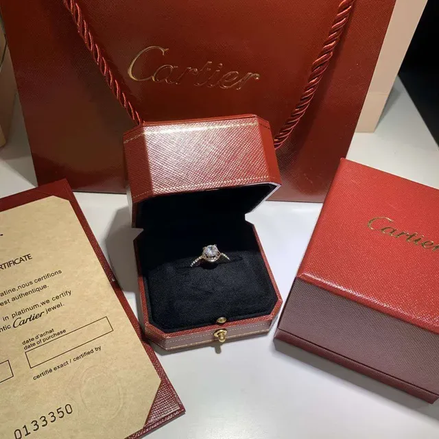 Cartier Panthère de Floral Red Gold Flower-Shaped Pendant Black Enamel Center Necklace 8