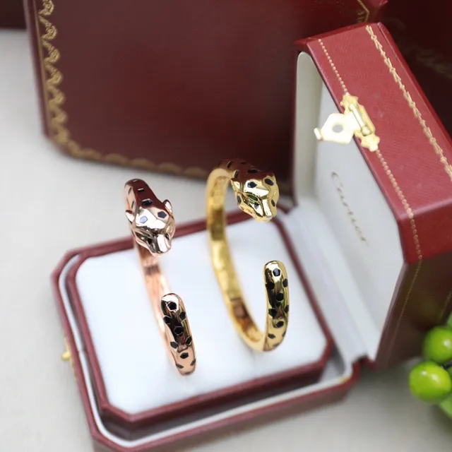 Cartier Panthère Pulseira com cabeça de pantera de ouro e esmalte preto 2