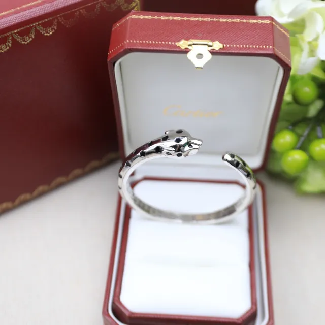 Cartier Panthère Pulseira com cabeça de pantera de ouro e esmalte preto 5