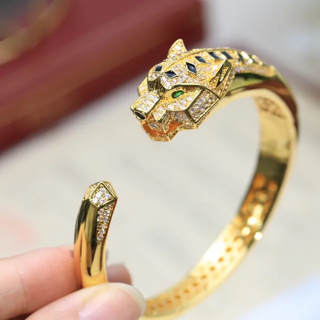 Cartier Panthère Bracelet en Or Diamant Onyx Tête de Panthère 3