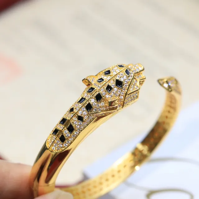 Cartier Panthère Bracelet en Or Diamant Onyx Tête de Panthère 4