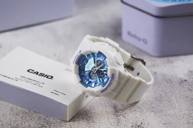 Casio Baby-G Blanc et Bleu Montre Sport Analogique-Digitale 2
