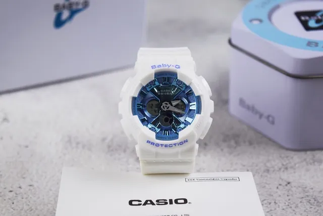 Casio Baby-G Blanc et Bleu Montre Sport Analogique-Digitale 4