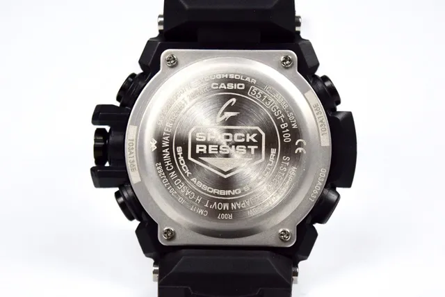 Casio Black White 耐用树脂结构 螺丝固定表圈 手表 4