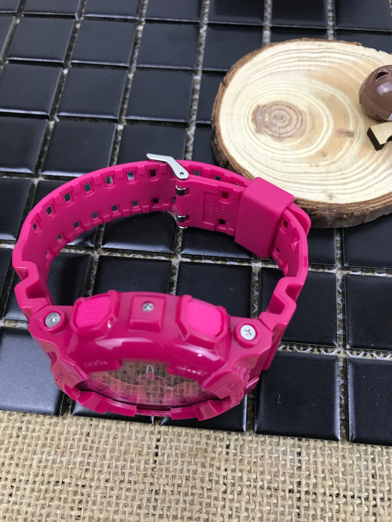 Casio G-Shock GA-100 Montre de sport en résine rose 7