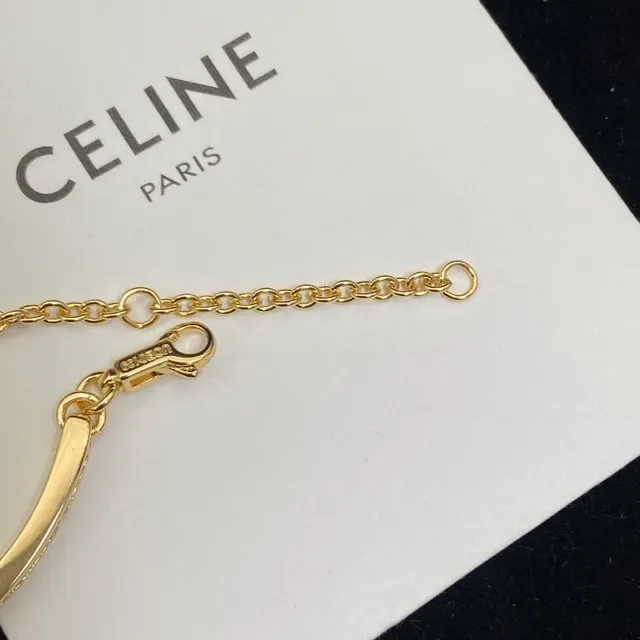 Bracelet Celine Triomphe Motif Logo Pavé de Cristaux en ton doré 2