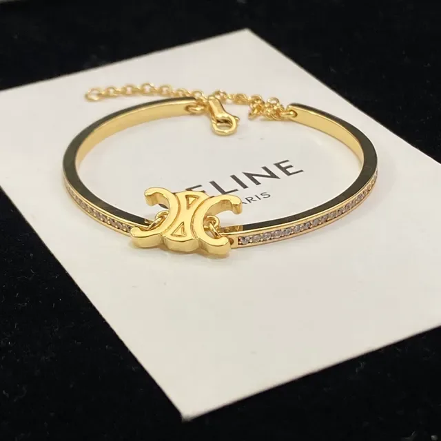 Bracelet Celine Triomphe Motif Logo Pavé de Cristaux en ton doré 5