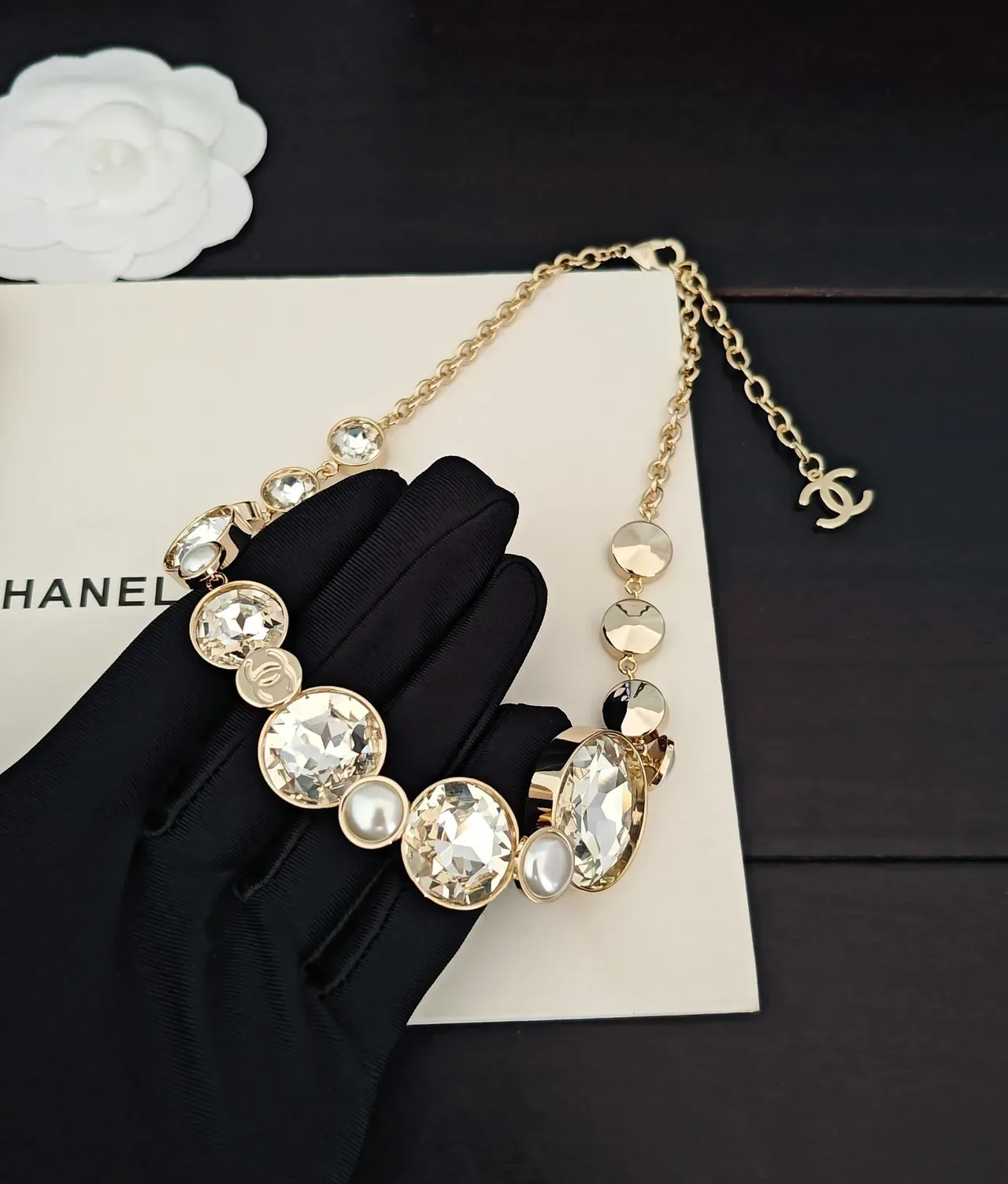 Chanel Collier Bib avec Cristaux et Perles 5