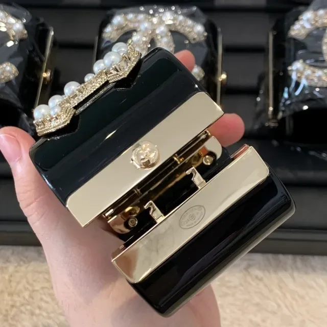 Chanel Black Gold Glossy Lacquer Pearl-Embellished CC Logo Envelope Clutch 5
