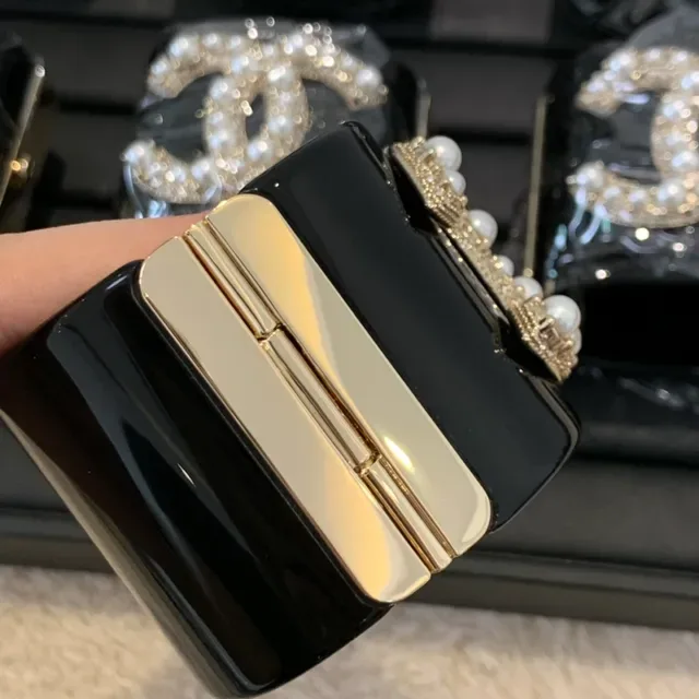 Chanel Black Gold Glossy Lacquer Pearl-Embellished CC Logo Envelope Clutch 6