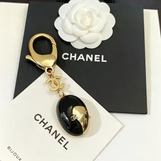 Chanel काला सोना अंडाकार इनामेल पेंडन्ट हार्डवेयर ज्वेलरी