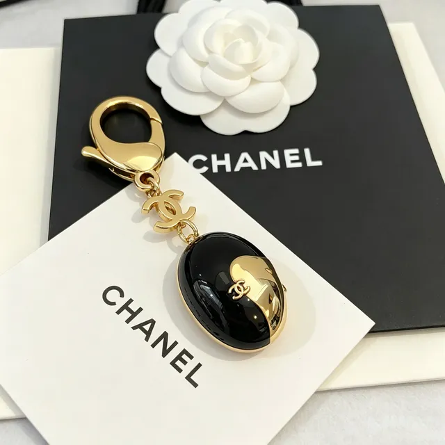 Chanel Black Gold Oval Enamel Pendant Hardware Jewelry 4