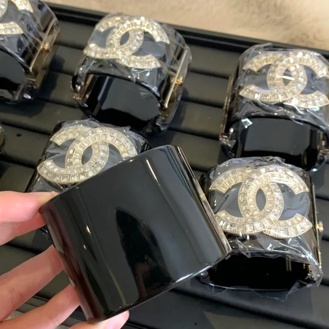 Chanel Black Gold Rigid Cuff Glossy Lacquer Bracelet 4